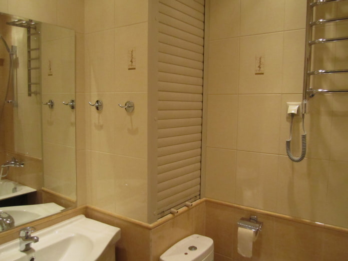 blinds in the bathroom