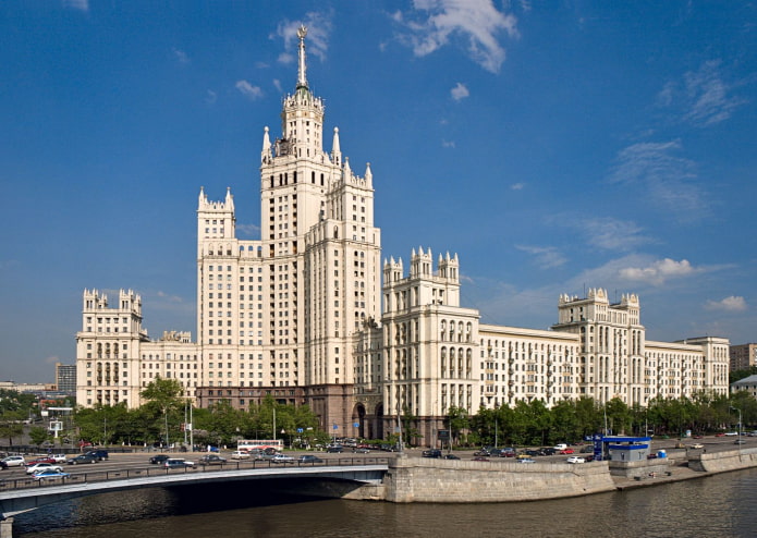 high-rise building on Kotelnicheskaya Embankment