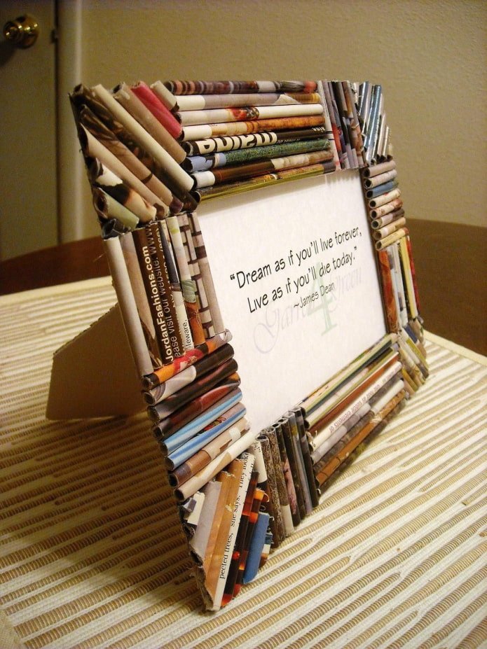 horizontal photo frame from magazine tubes