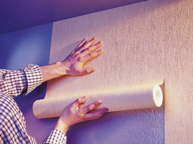 how to glue wallpaper