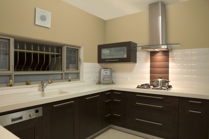glass wallpaper in the kitchen