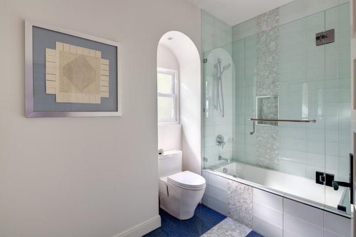 Transparent tiles in the bathroom