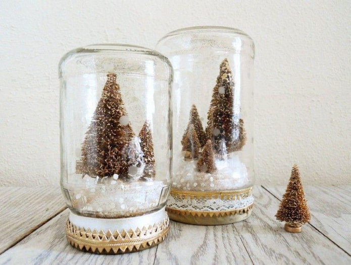 snow globe with a Christmas tree made from a jar