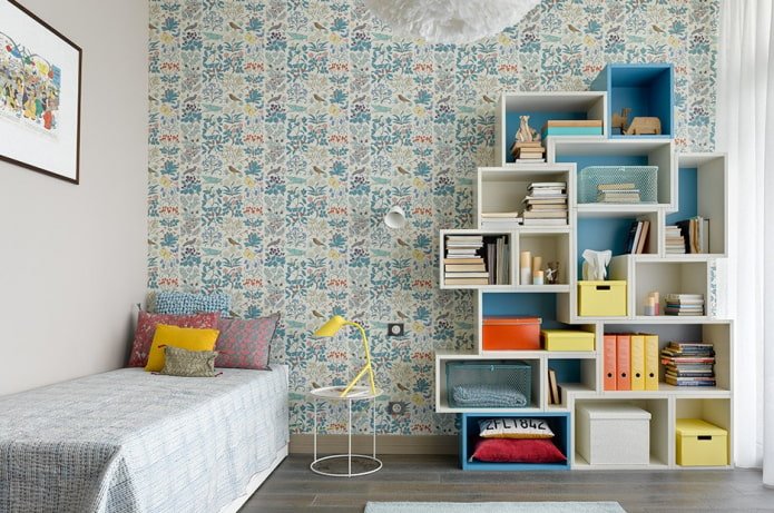 shelf structure in the interior of a teenager's room
