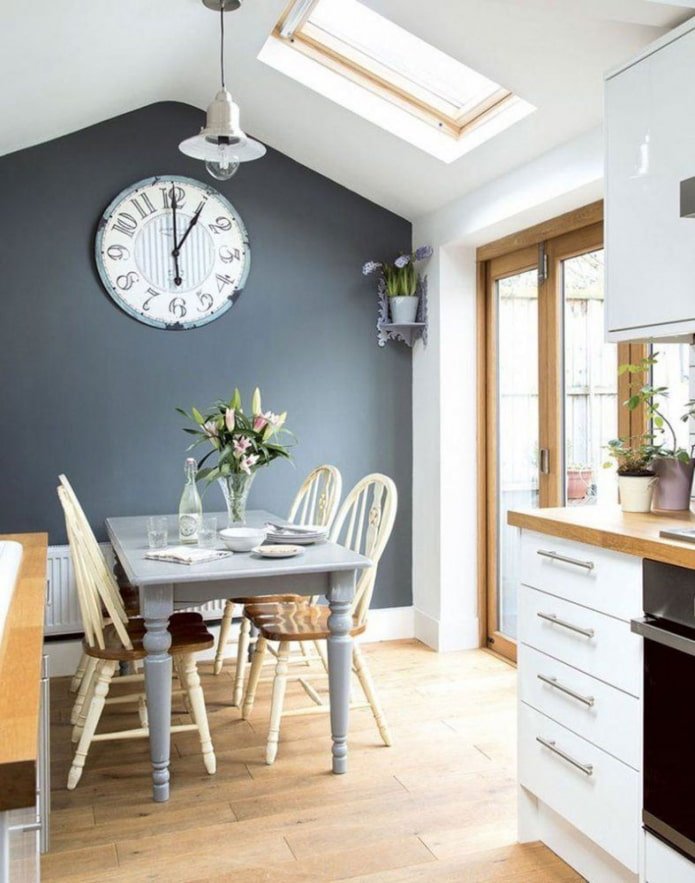 Dark gray contrasting wall