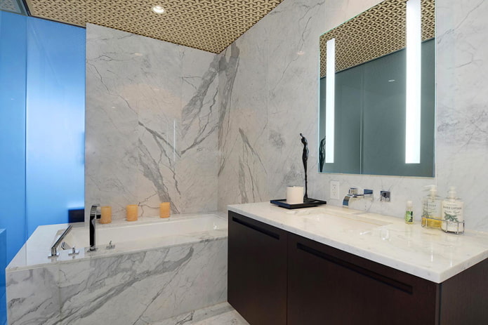 marble walls in the bathroom interior