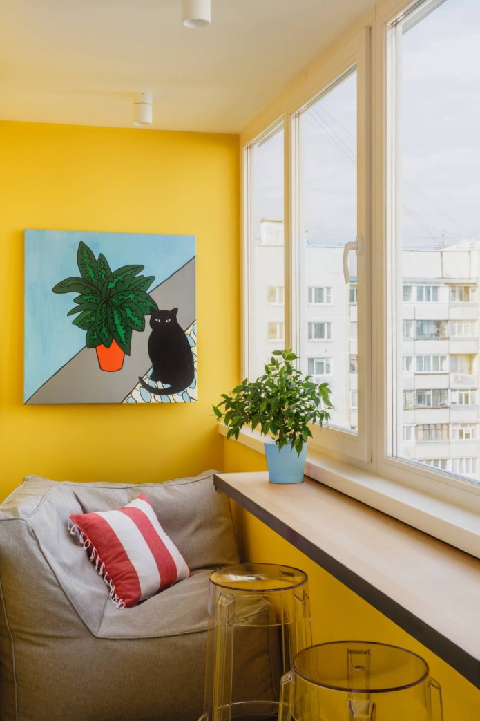 Yellow paint