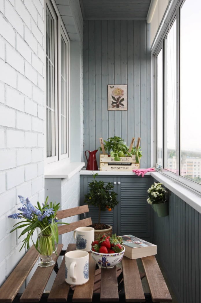 Gray paneling with a blue tint