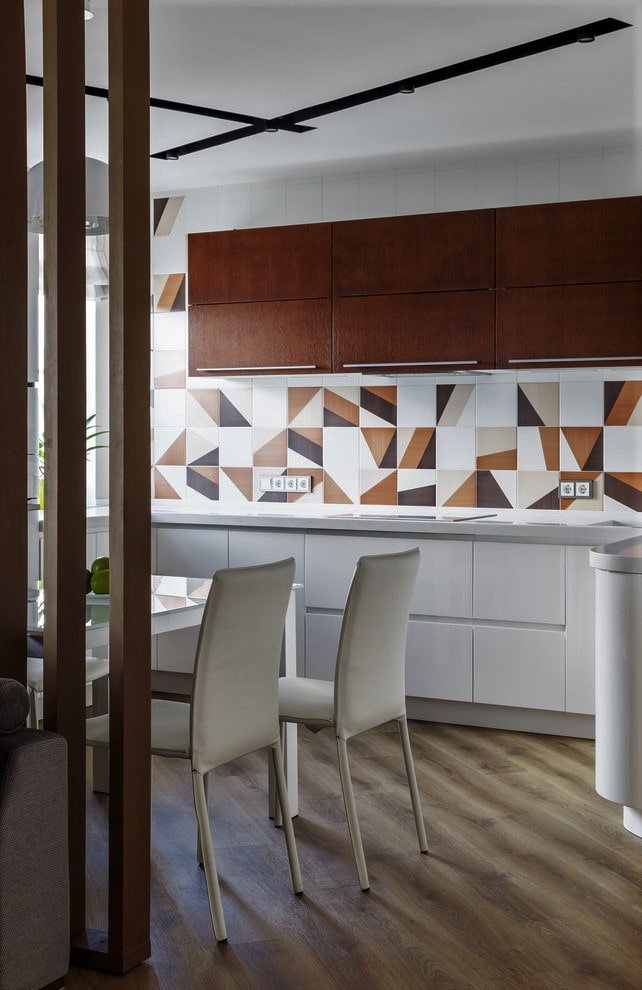 tile with geometric print
