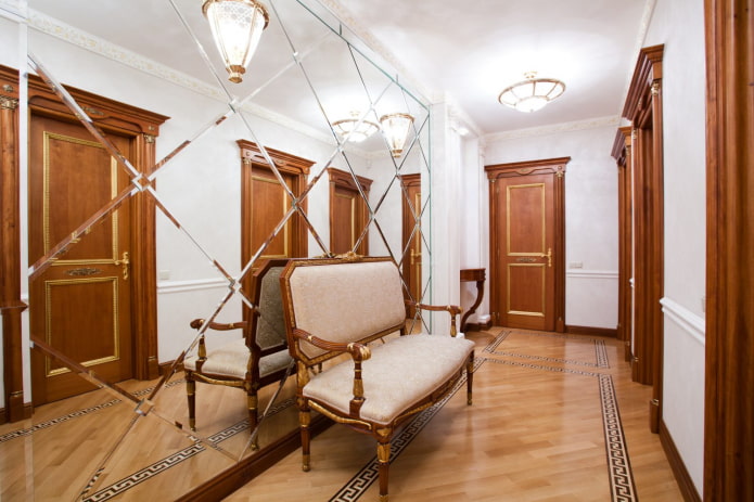 mirror wall in the interior of the corridor