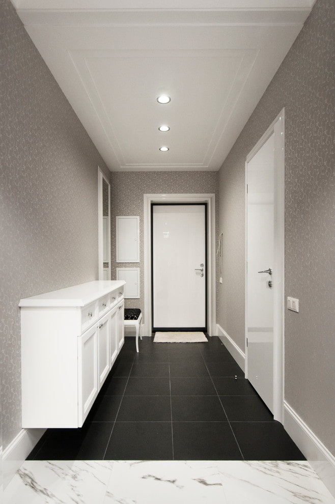 Dark tiles in the hallway