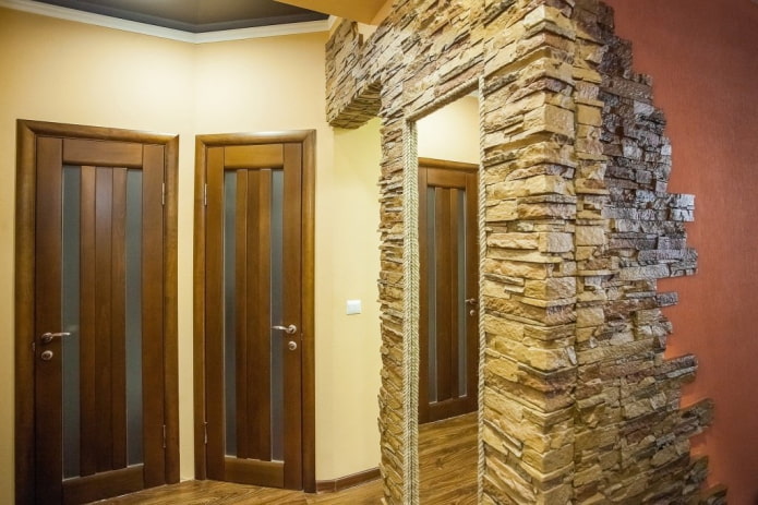 decorated corners in the hallway