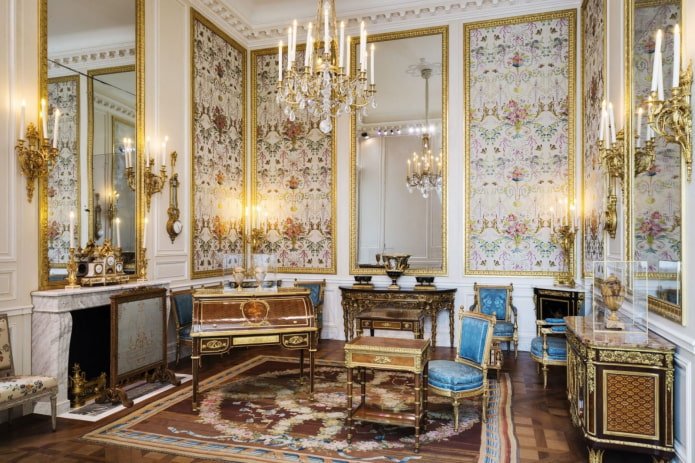 an example of the Empire style in the interior