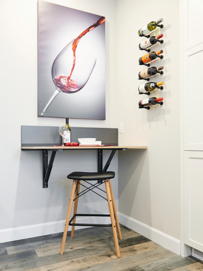 Folding table