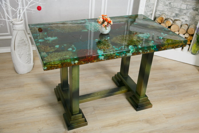 Table with pebbles