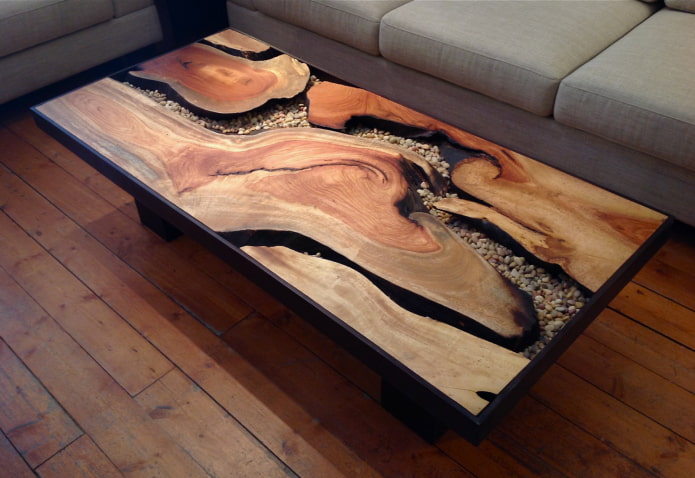 Table with Pebbles