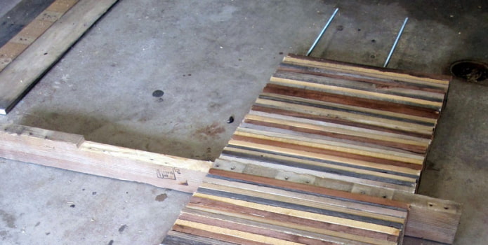 Assembling the tabletop