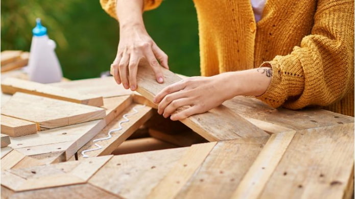 Gluing the tabletop pieces