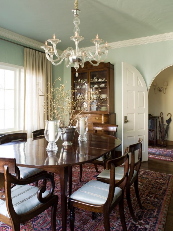 Oval table with polished tabletop