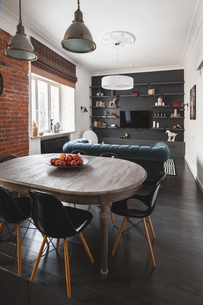 Oval table 