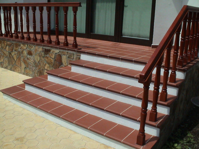red clinker stairs with white risers