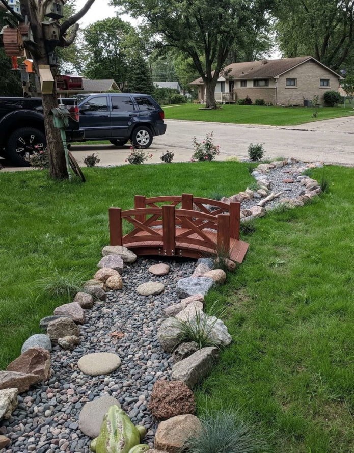 plot design with a bridge