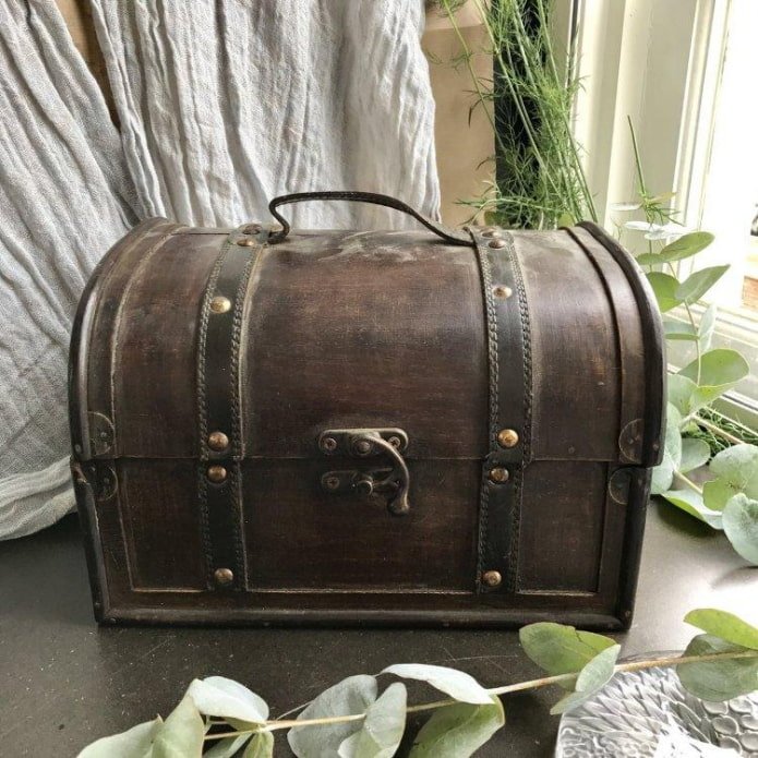 leather decor