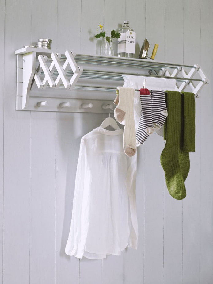 wall-mounted dryer 