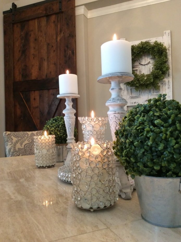 Thick candlesticks