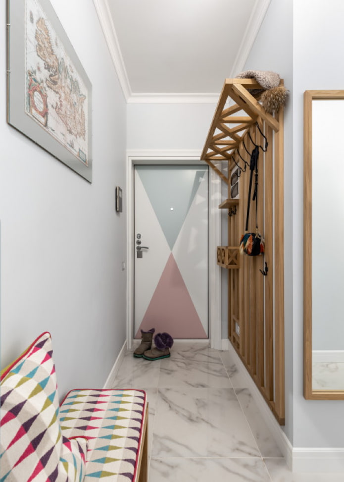 color accents in the hallway design