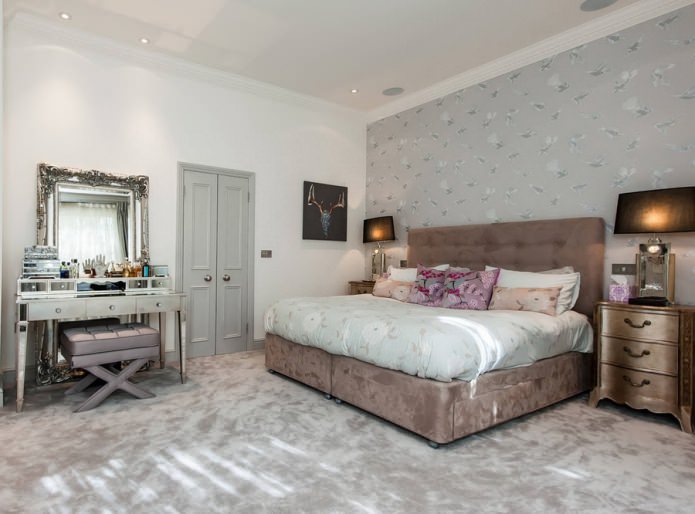green doors in the bedroom