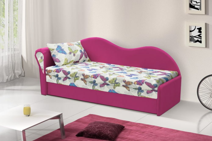 ottoman with a wave-shaped backrest in the interior