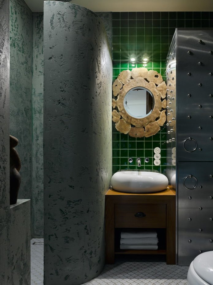 plaster in the bathroom