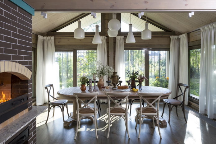 correct placement of the table and stove on the veranda