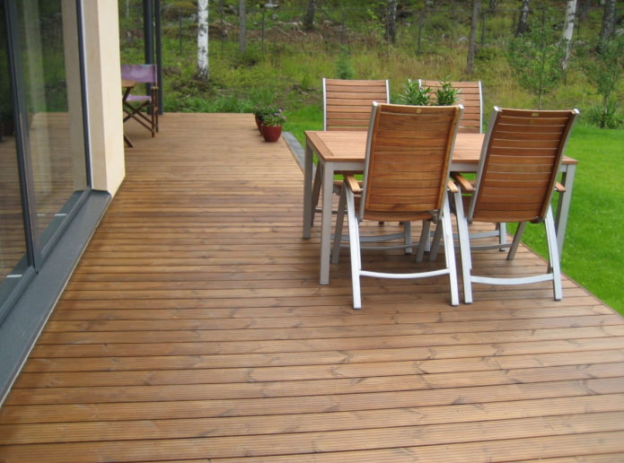 dining area on the terrace