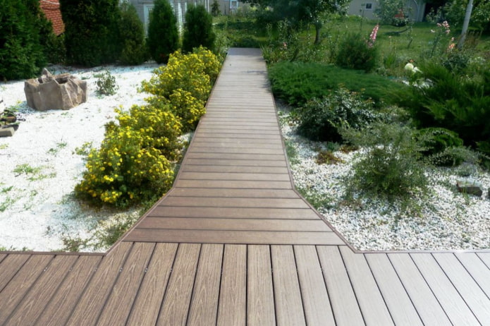 garden paths made of decking