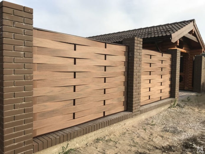 board fence 