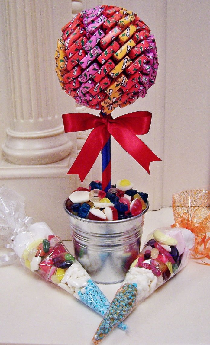 Tree from candies