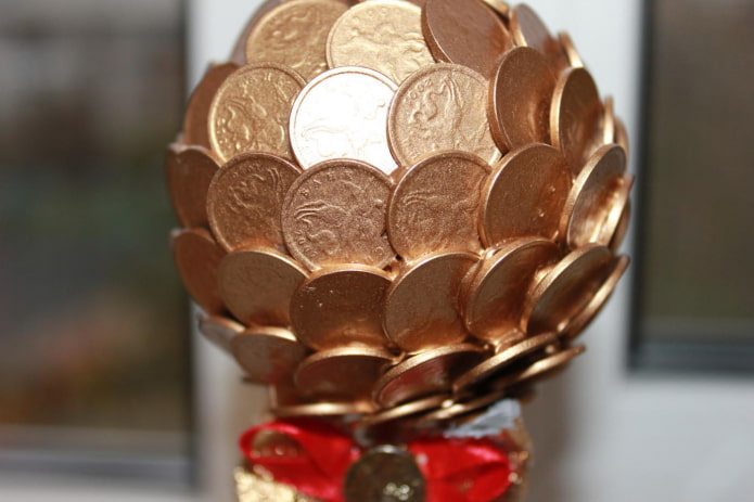 Ball of coins