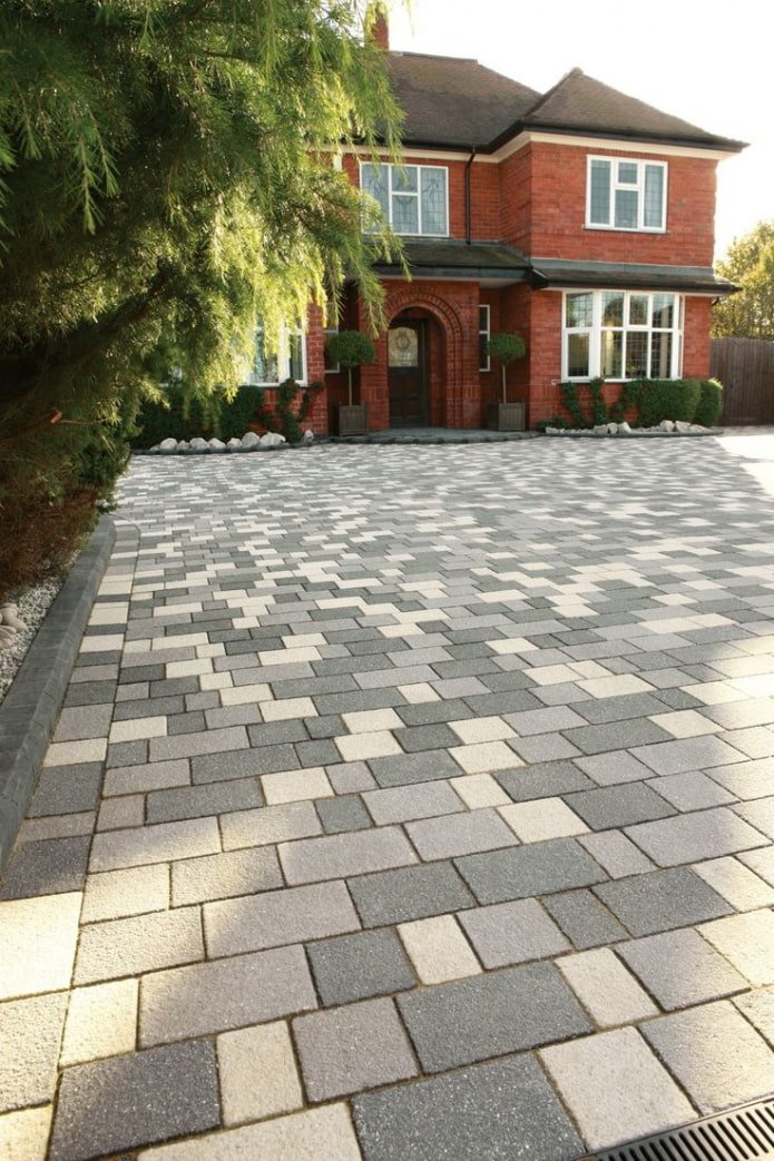 three-color sidewalk tiles