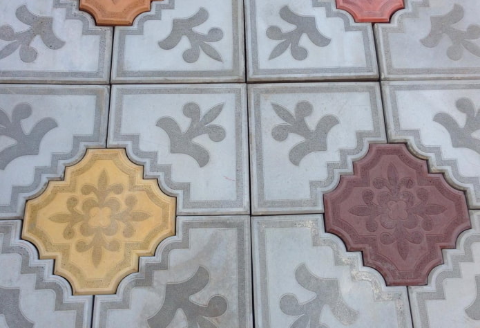 corner pavement tile