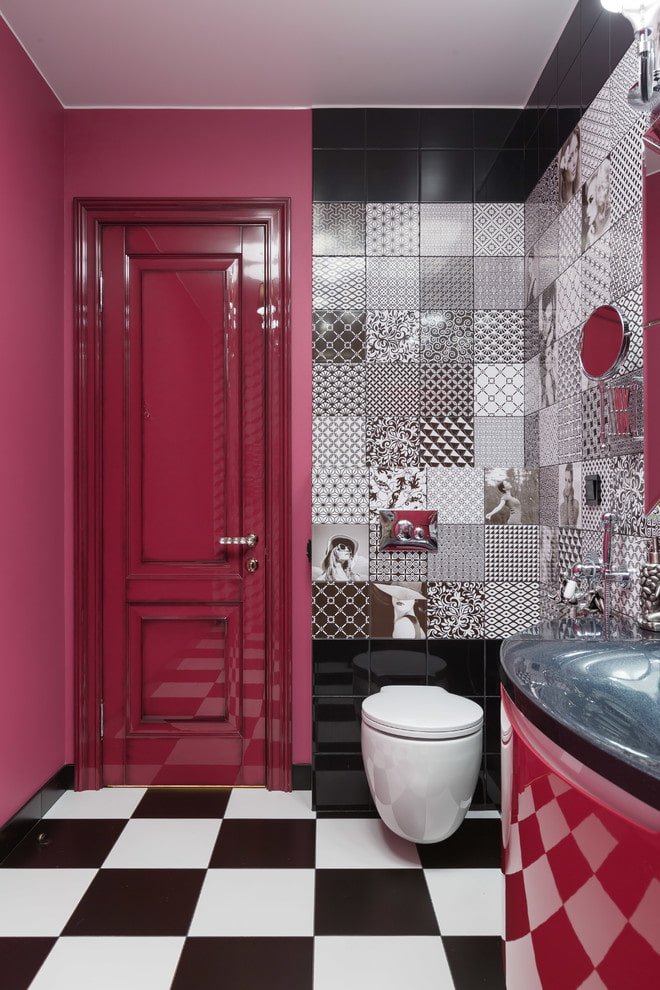 glossy doors in the bathroom interior