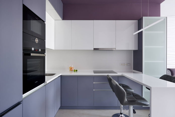 Kitchen in lilac tones