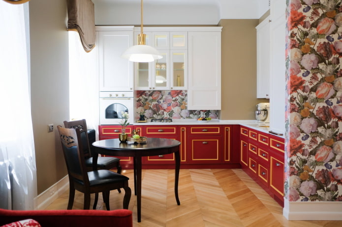 Red kitchen on the north side