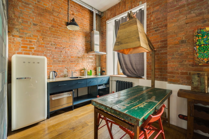 Kitchen on the north side