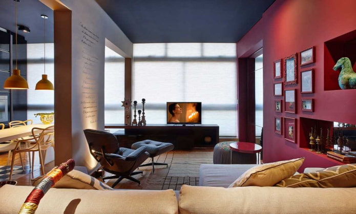 burgundy wall in the interior