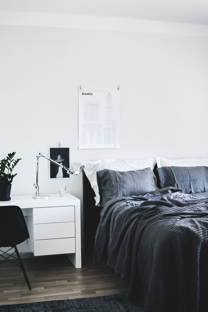 dark bed linen in the interior