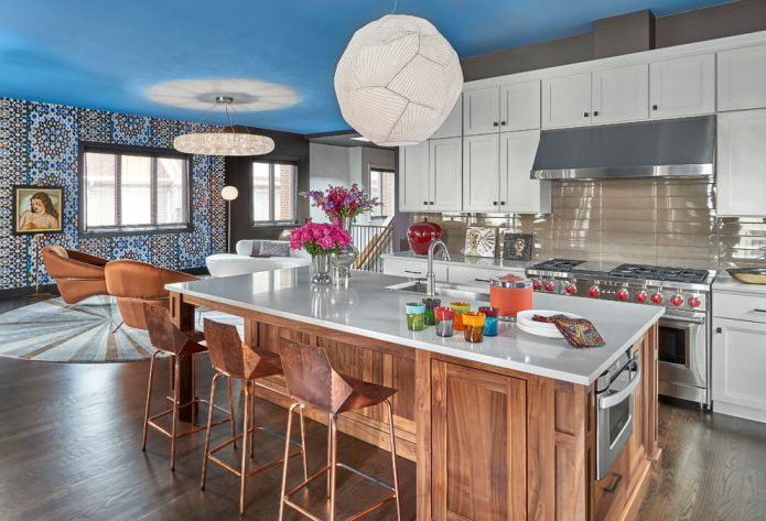 Blue ceiling in the kitchen