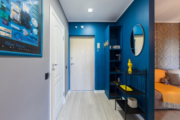 color combination in the interior of the hallway