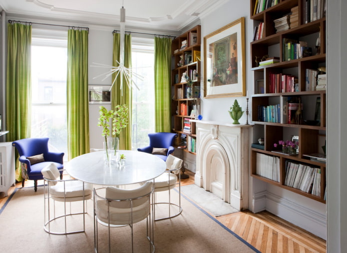 Contrasting curtains
